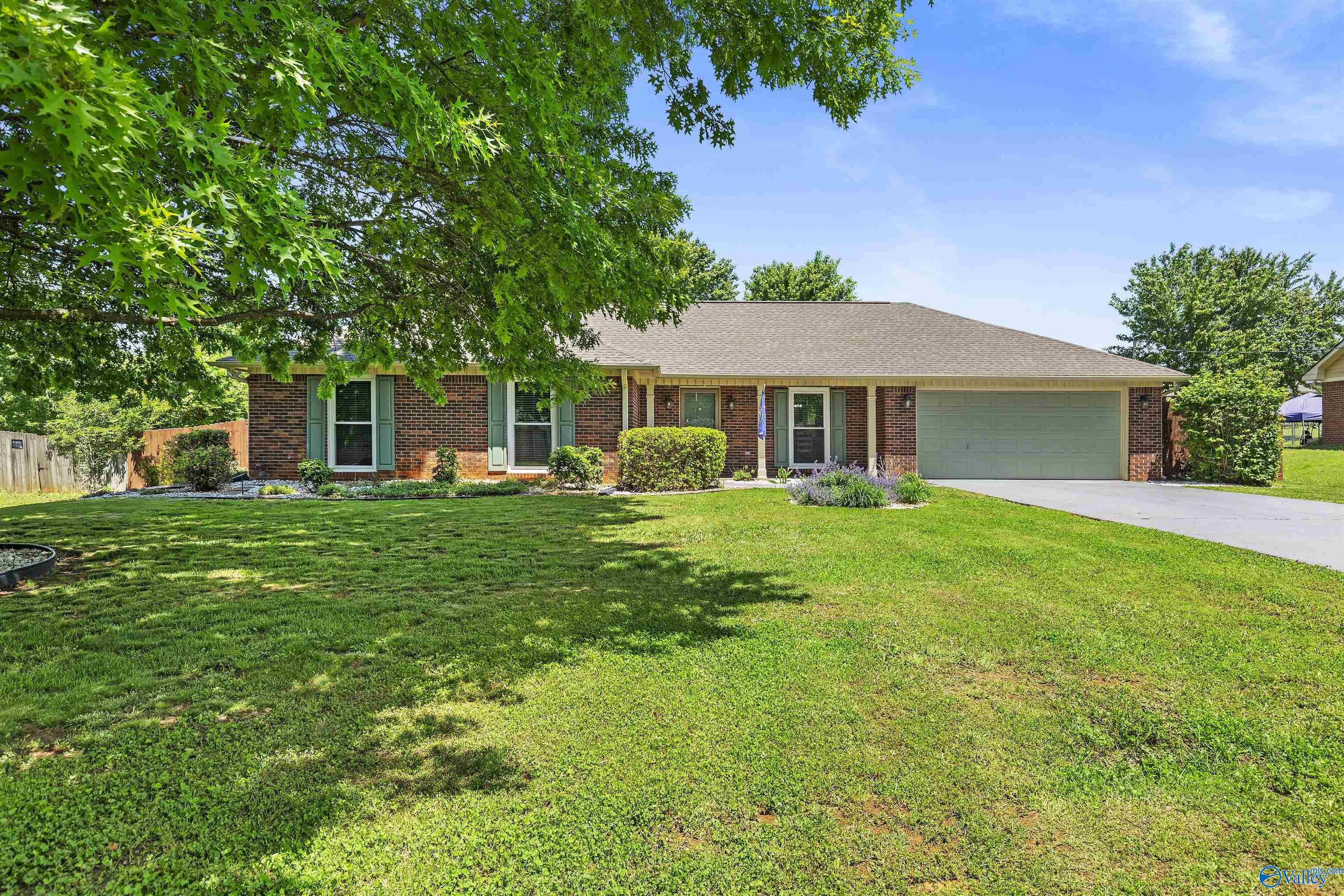 217 Sweet Bay Court, Harvest, Alabama image 2