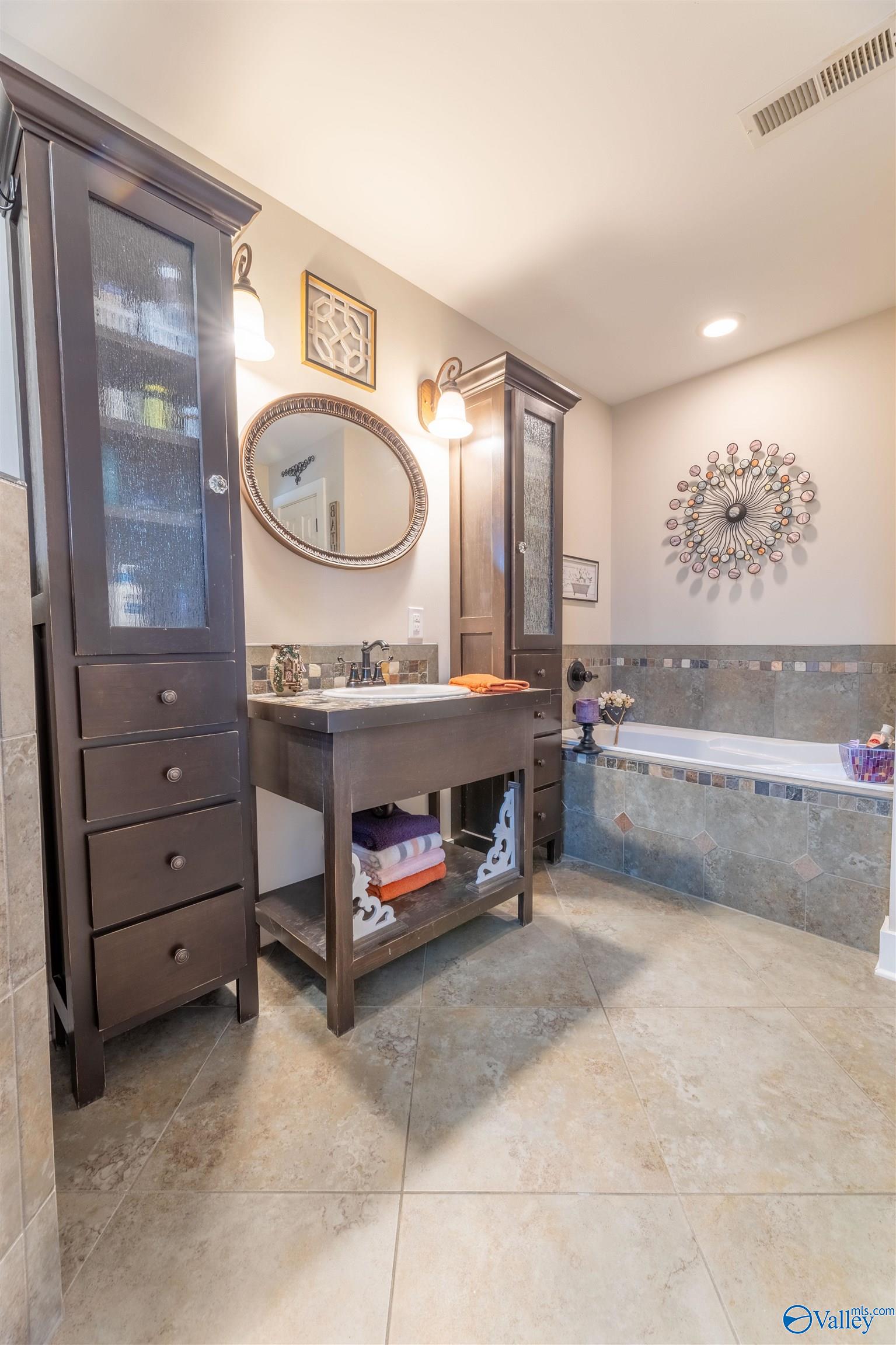 1658 Solitude Avenue, Albertville, Alabama image 31