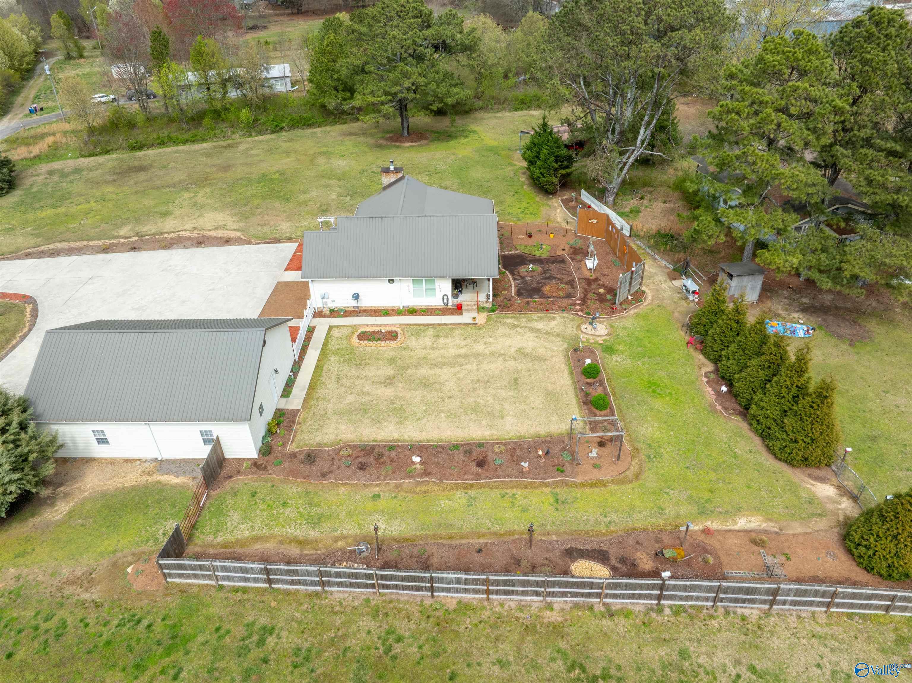 1658 Solitude Avenue, Albertville, Alabama image 11
