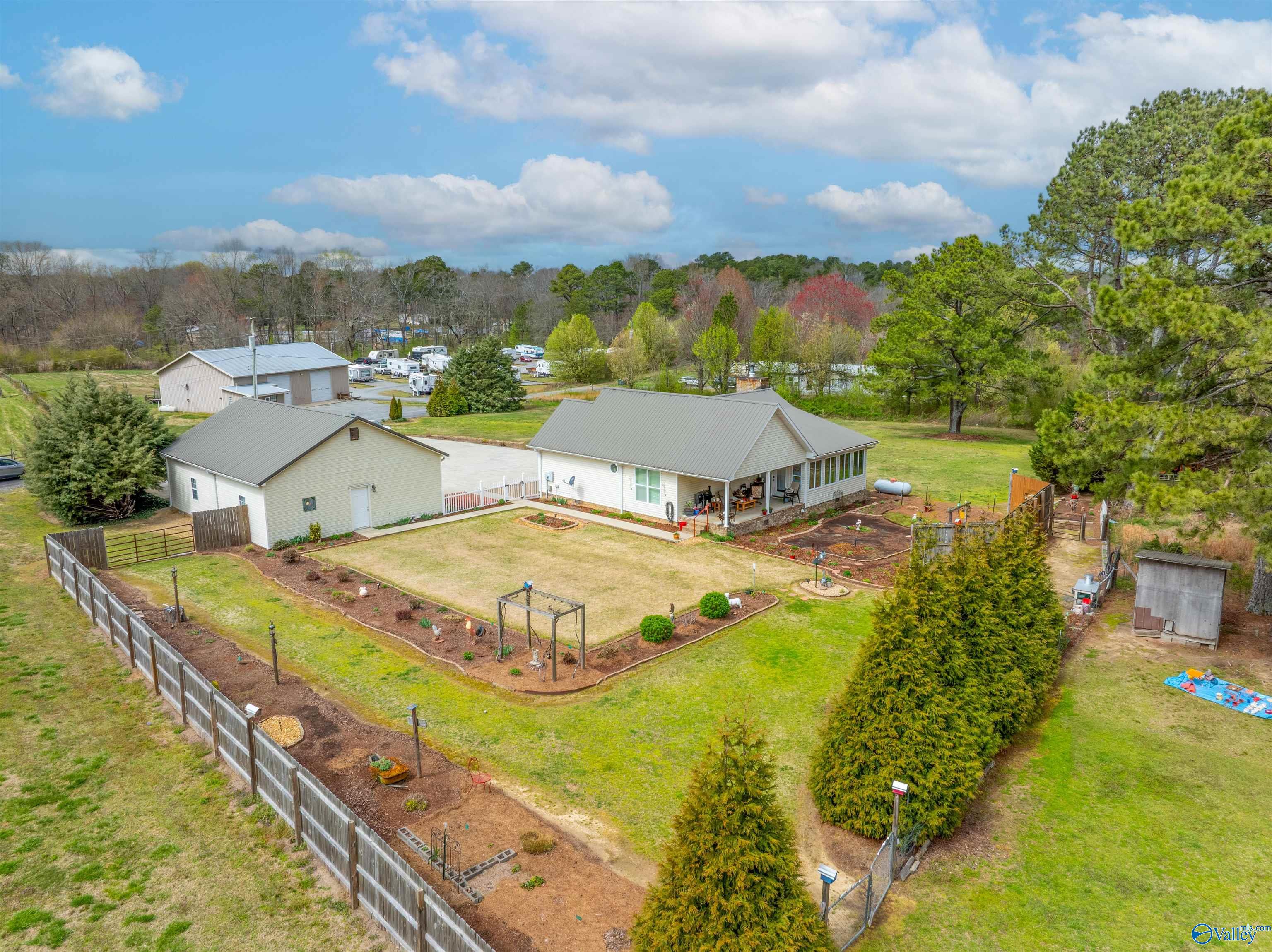 1658 Solitude Avenue, Albertville, Alabama image 12