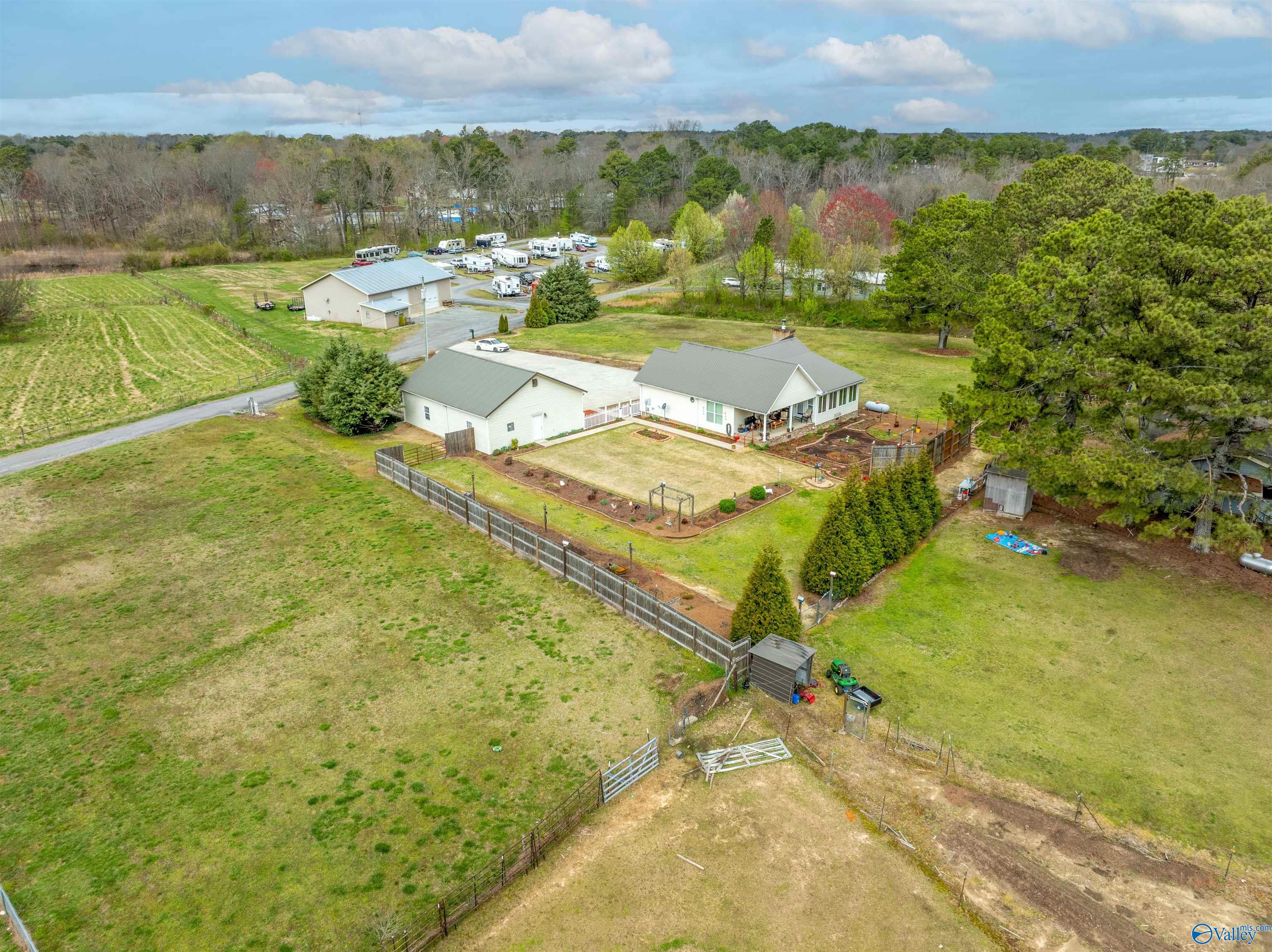 1658 Solitude Avenue, Albertville, Alabama image 8
