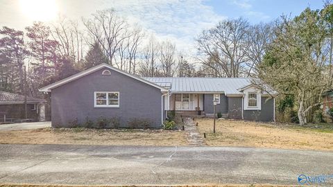 Homes For Sale - 241 Hampton Road<br/> Hartselle, AL 35640