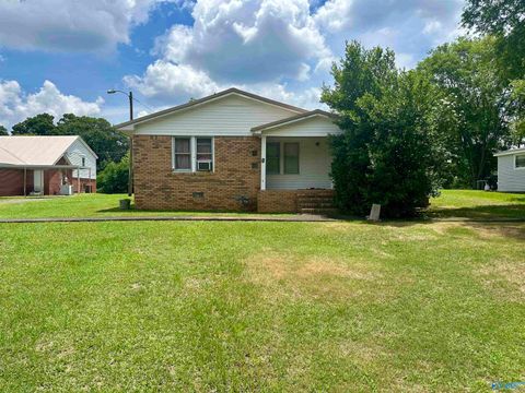 Homes For Sale - 409 Magnolia Avenue<br/> Calhoun County, Anniston, AL 36201