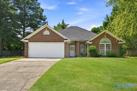 Homes For Sale - 105 Ashlawn Court<br/> Madison County, Huntsville, AL 35806