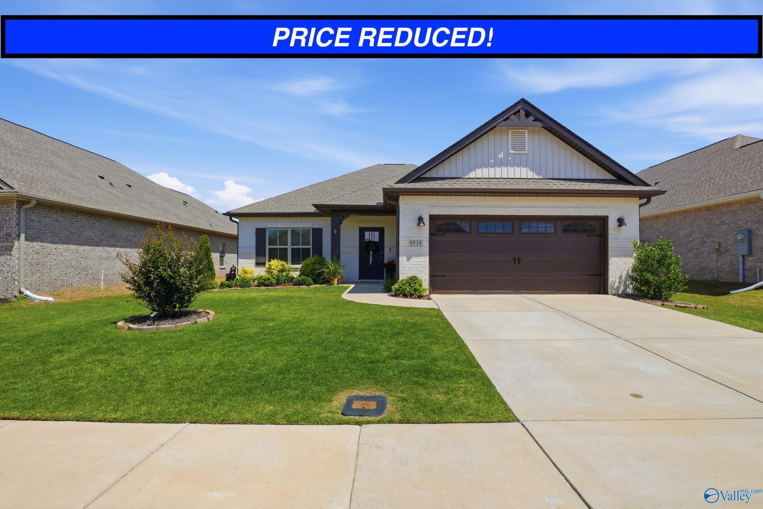 Photo 1 of 42 — 9539 Hampton Oak Drive SE, Owens Cross Roads, AL 35763