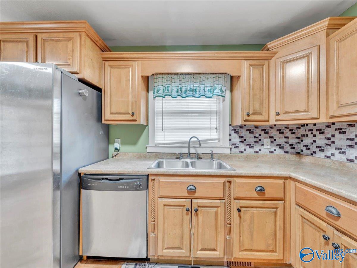 Scottsboro, Alabama 35768, United States, 3 Bedrooms Bedrooms, ,2 BathroomsBathrooms,Residential,Active,183196