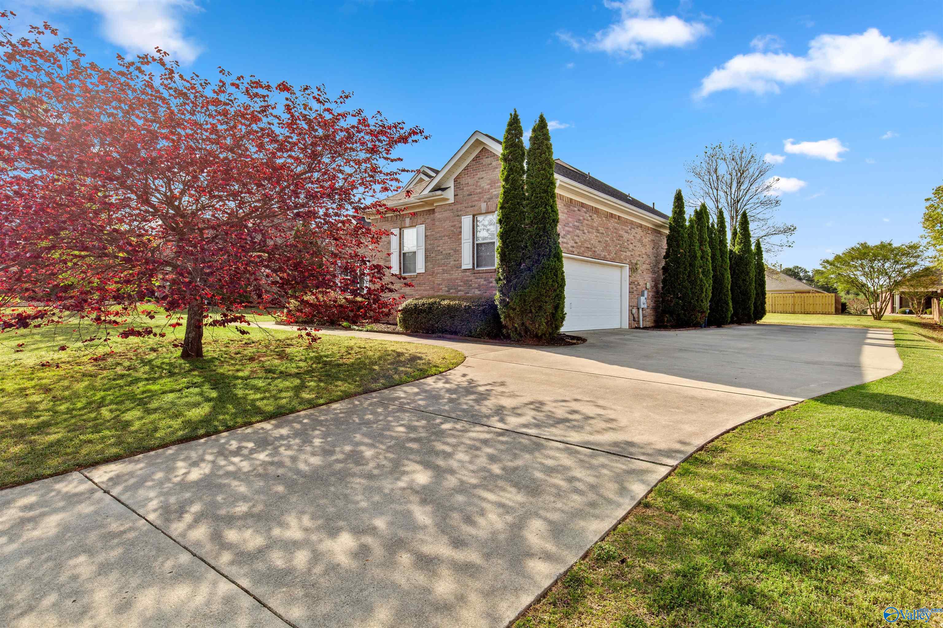 206 Bob G Hughes Blvd