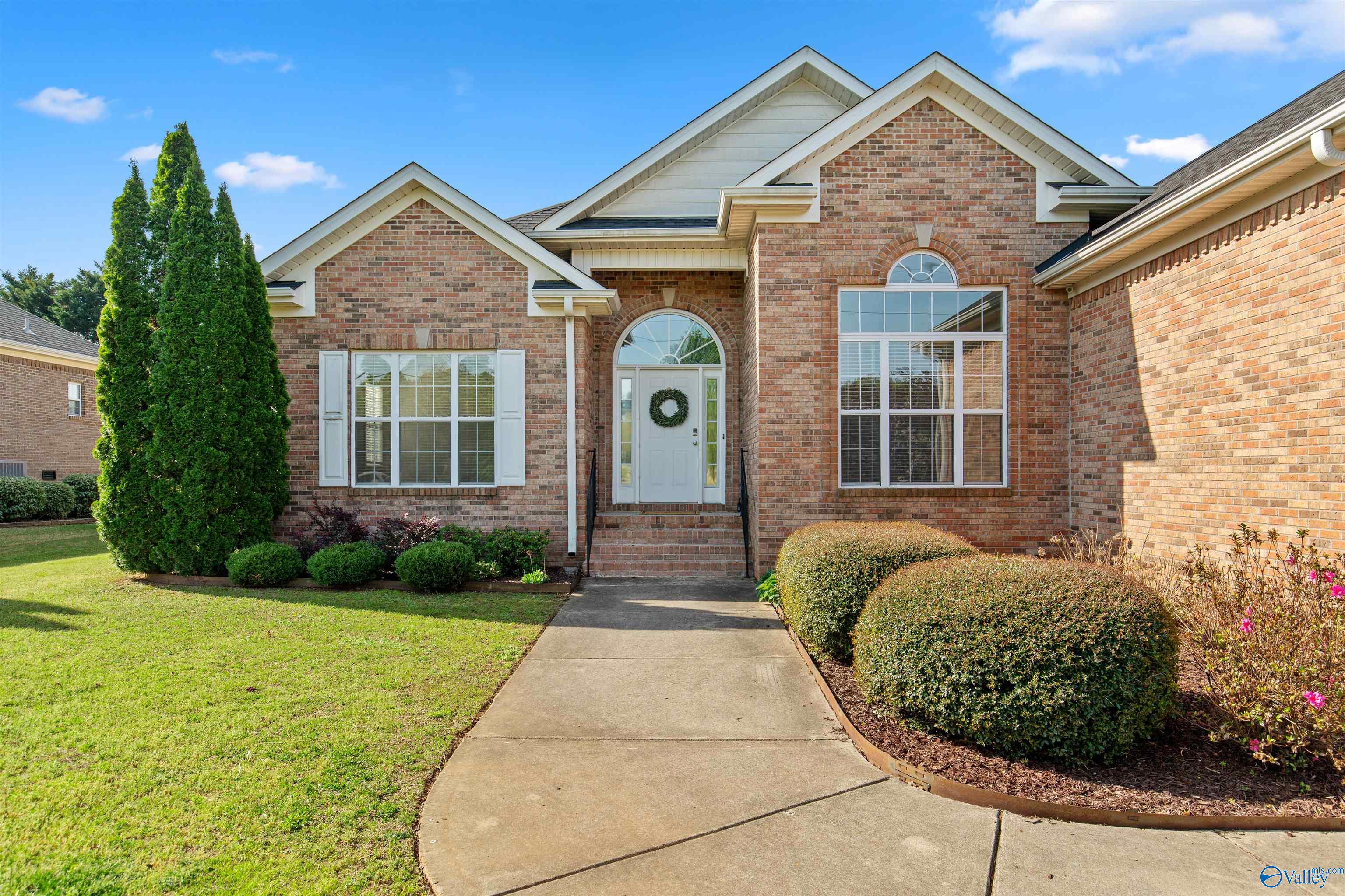 206 Bob G Hughes Blvd