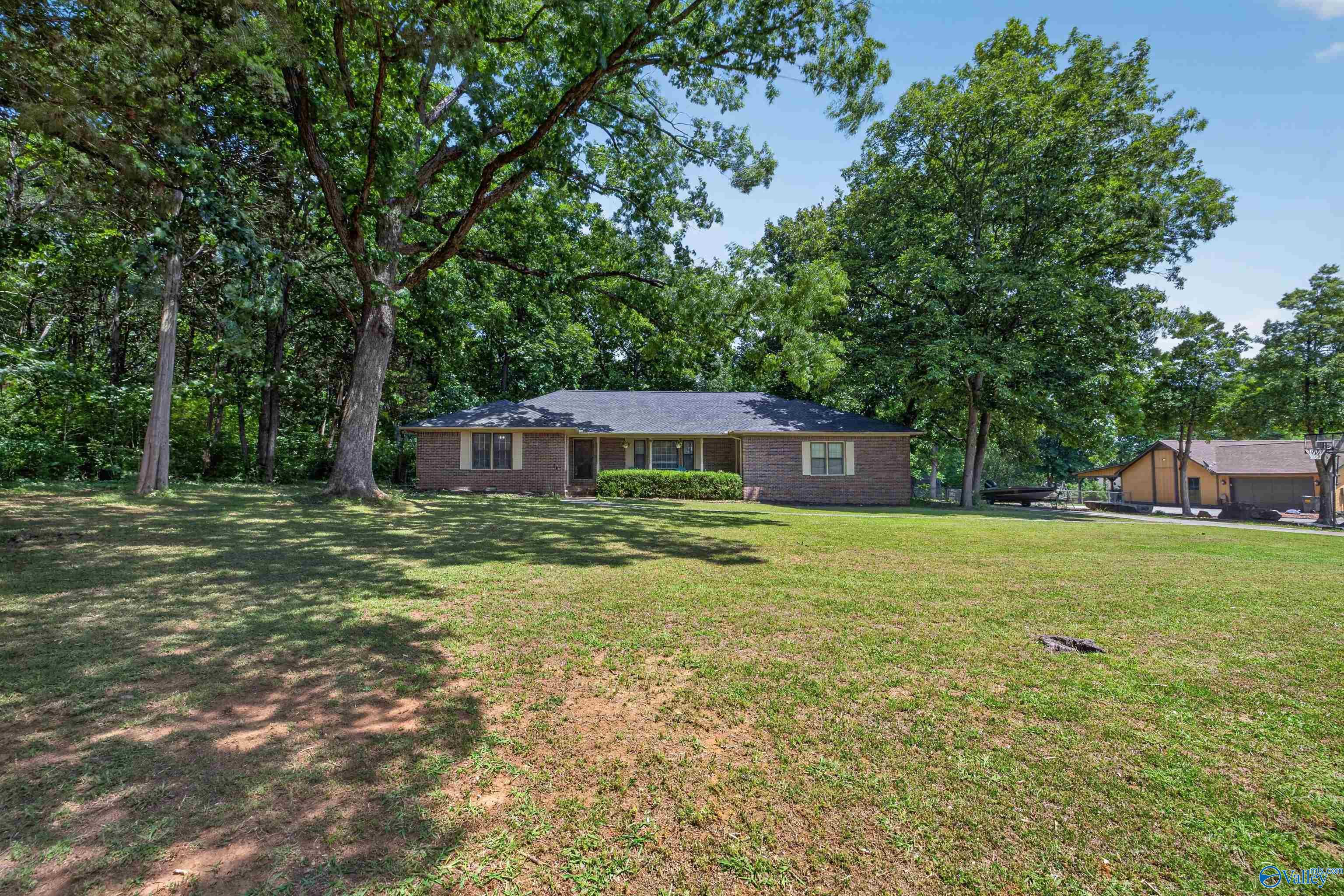 222 Dee Ann Road