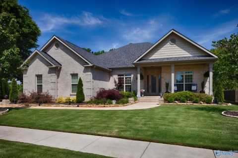 Photo of 16 Elm Ridge Boulevard SW, Huntsville, AL 35824 (MLS # 21917463)