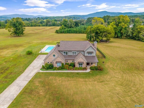 Homes For Sale - 329 Sharps Cove Road<br/> Gurley, AL 35748