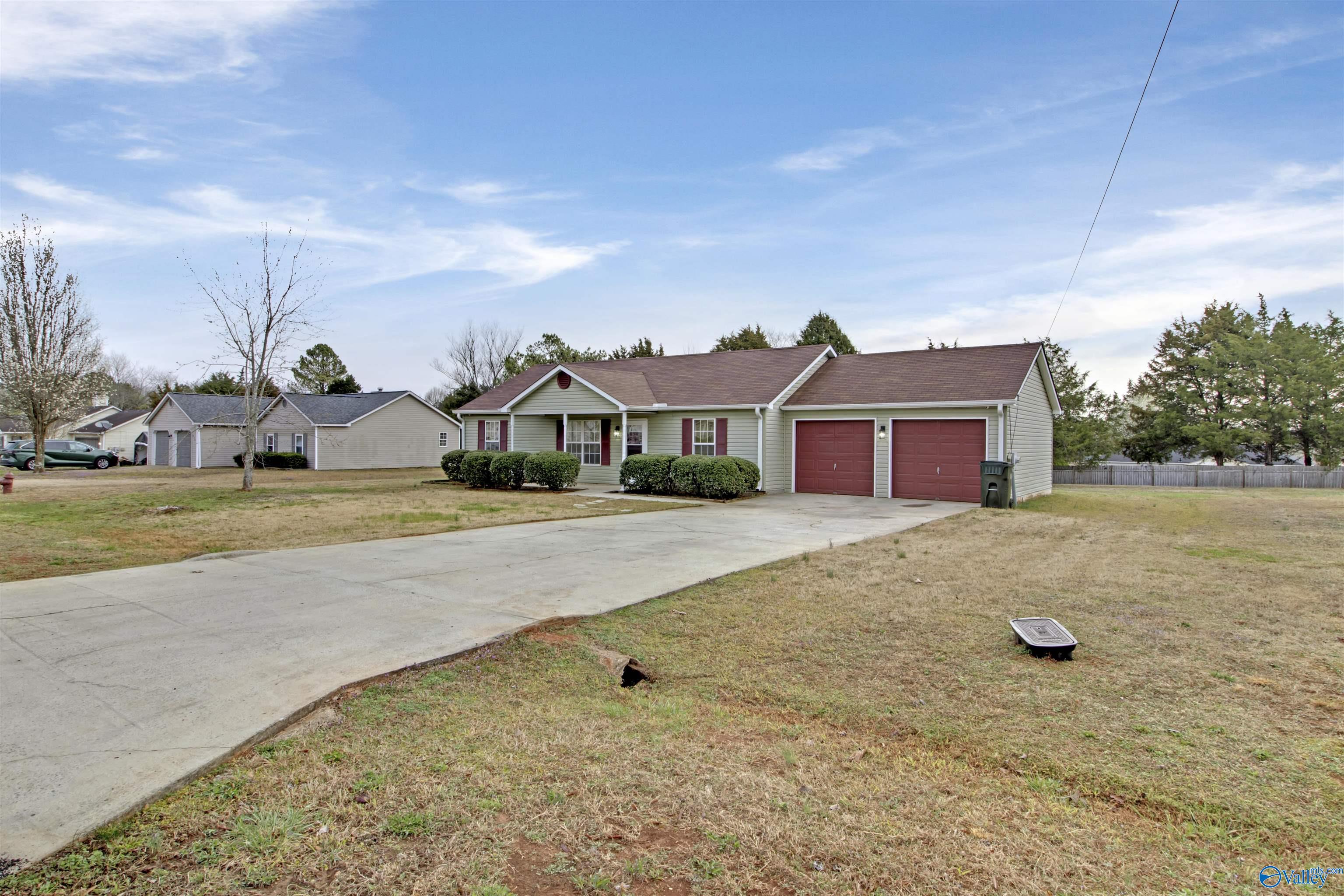 218 Barberry Lane, Toney, Alabama image 3