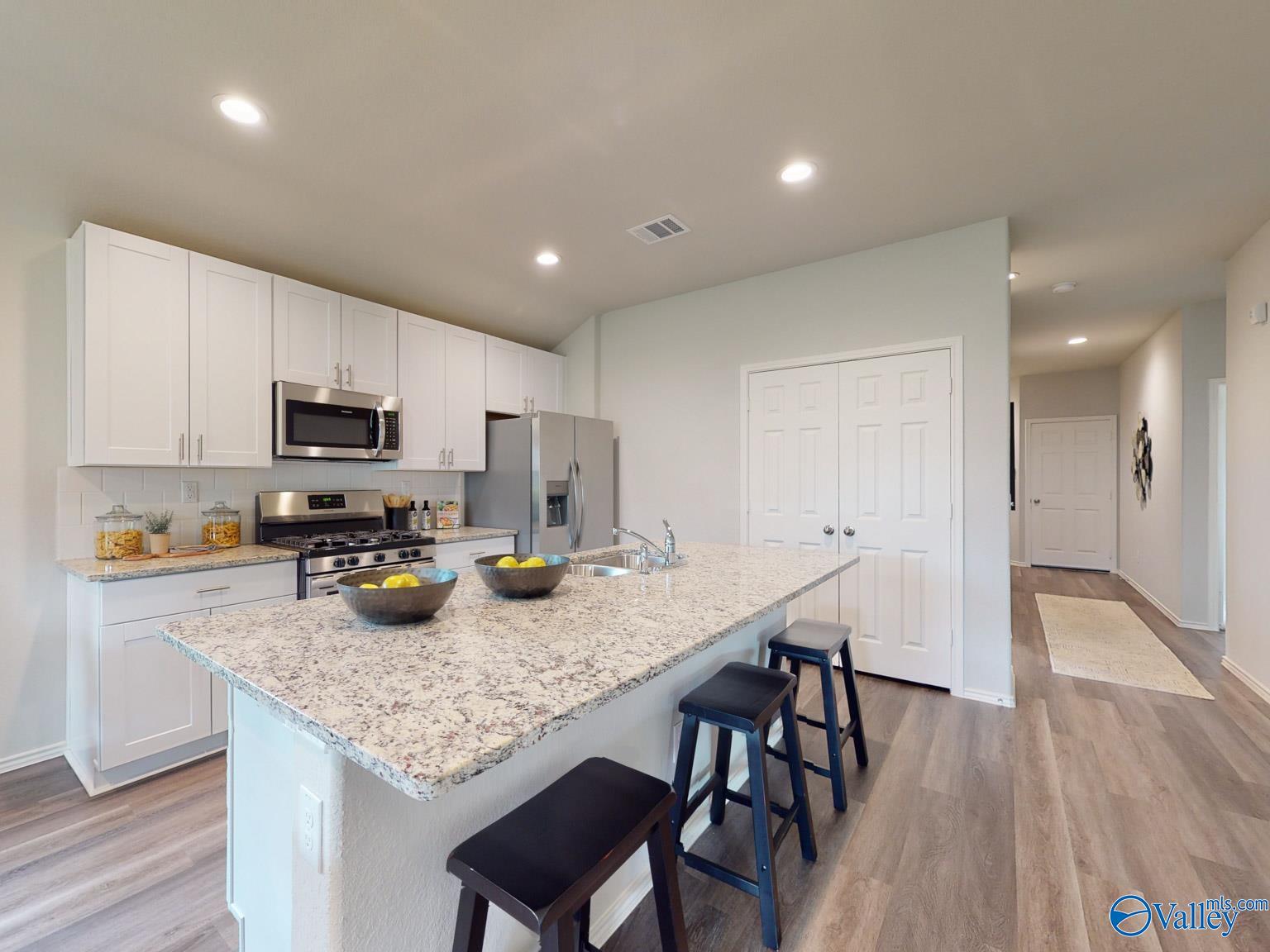 4119 White River