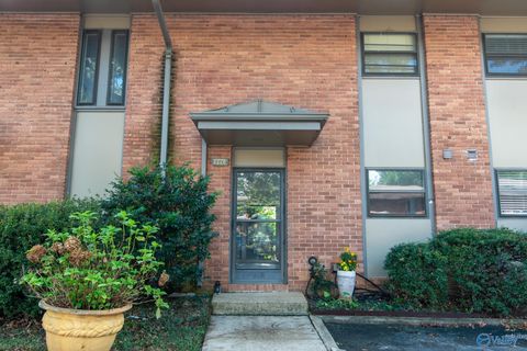 Townhouse For Sale - 2226 Colony Drive<br/> Huntsville, AL 35802