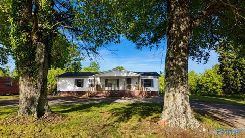 Mobile Home For Sale - 7280 County Road 85<br/> Valley Head, AL 35989