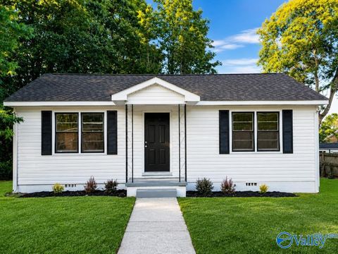 Homes For Sale - 2206 Hill Street<br/> Huntsville, AL 35810