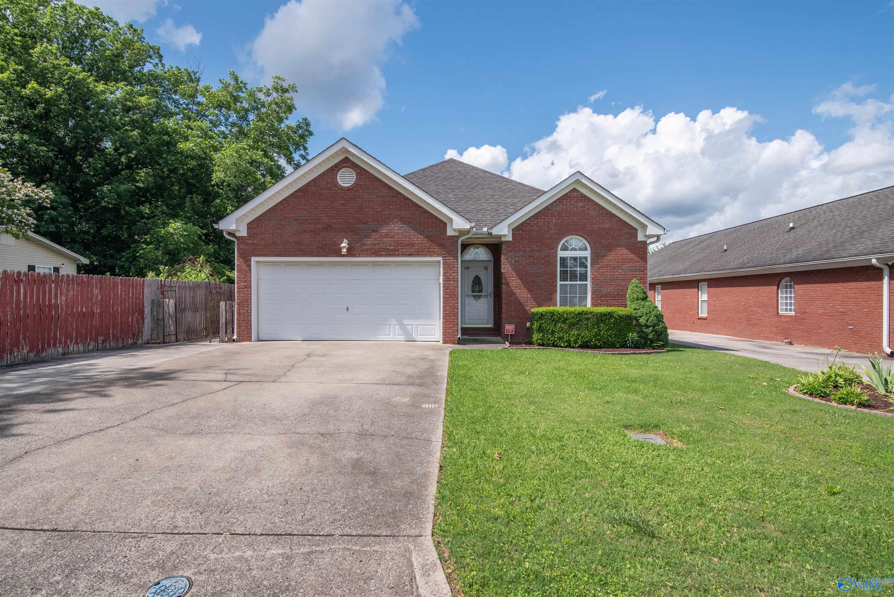749 Martin Street, Hartselle, Alabama image 1