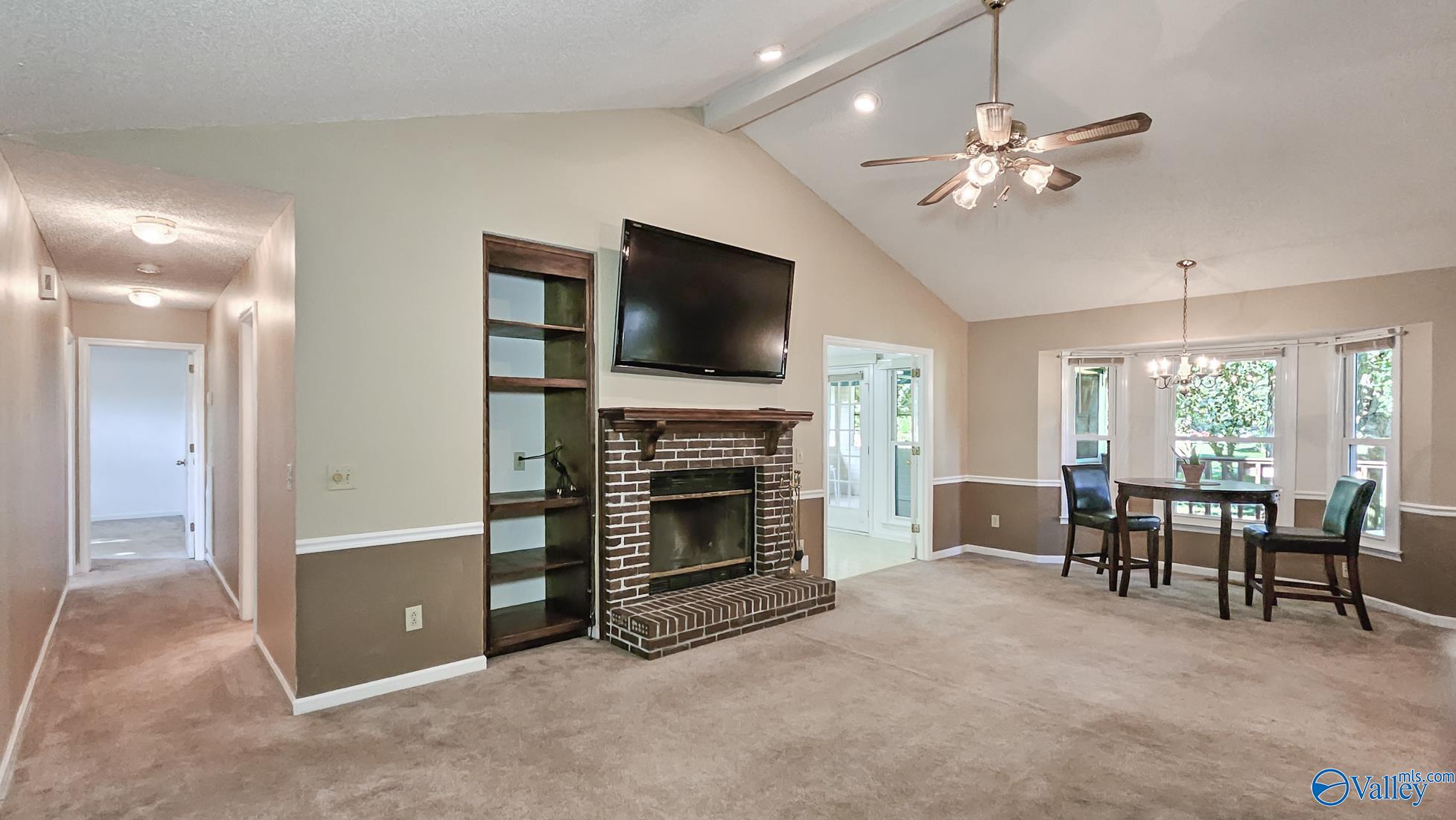 123 Shelly Lane NE