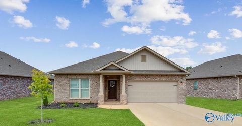 Homes For Sale - 9119 Monteagle Boulevard<br/> Owens Cross Roads, AL 35763