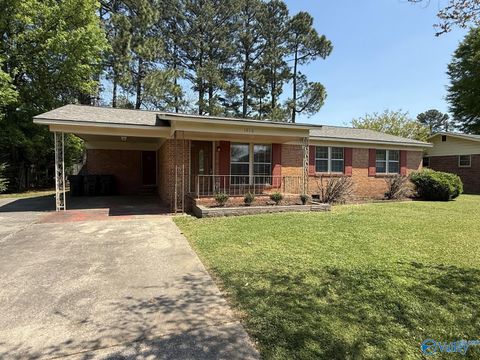 Homes For Sale - 1016 15th Avenue<br/> Decatur, AL 35601