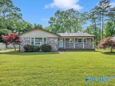 Homes For Sale - 11316 Maplecrest Drive<br/> Huntsville, AL 35803