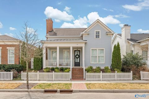 Photo of 77 Hillcrest Avenue, Huntsville, AL 35806 (MLS # 21911715)