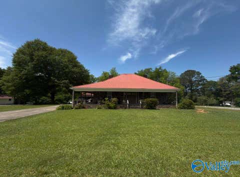 Homes For Sale - 2700 Alfords Bend Road<br/> Hokes Bluff, AL 35903