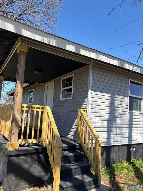 Homes For Sale - 802 Beale Street<br/> Florence, AL 35630