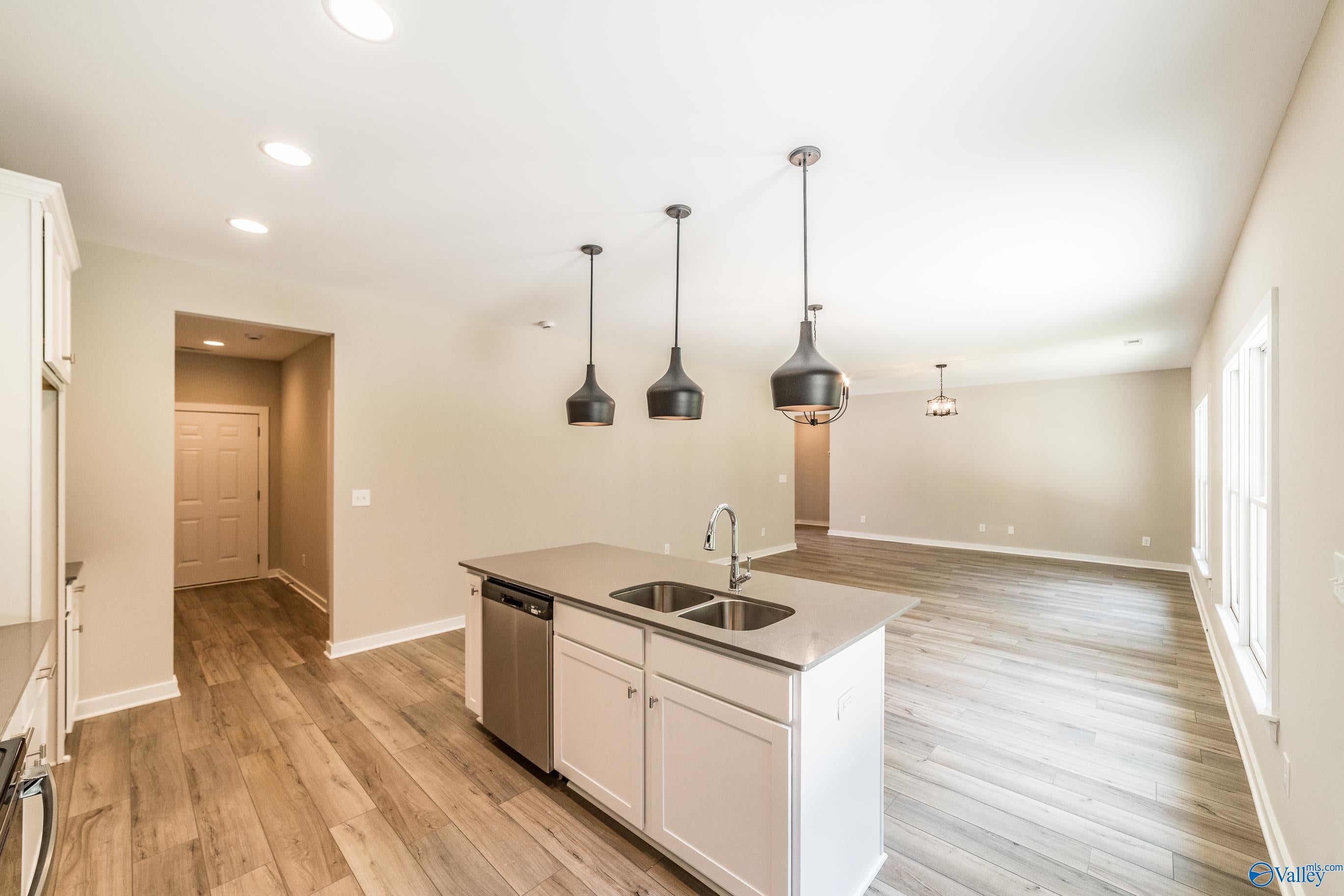 113 Turning Leaf Drive