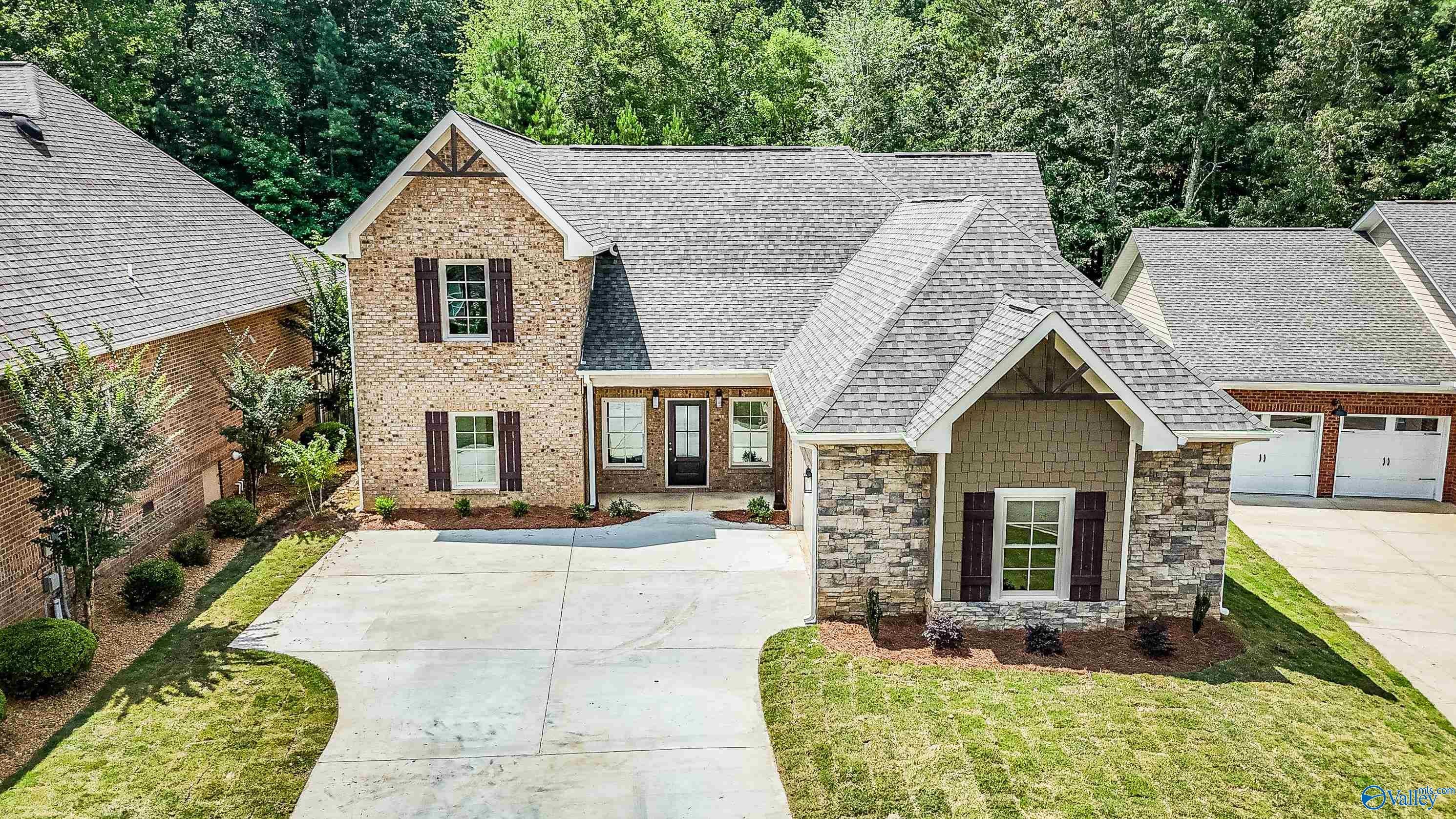 113 Turning Leaf Drive