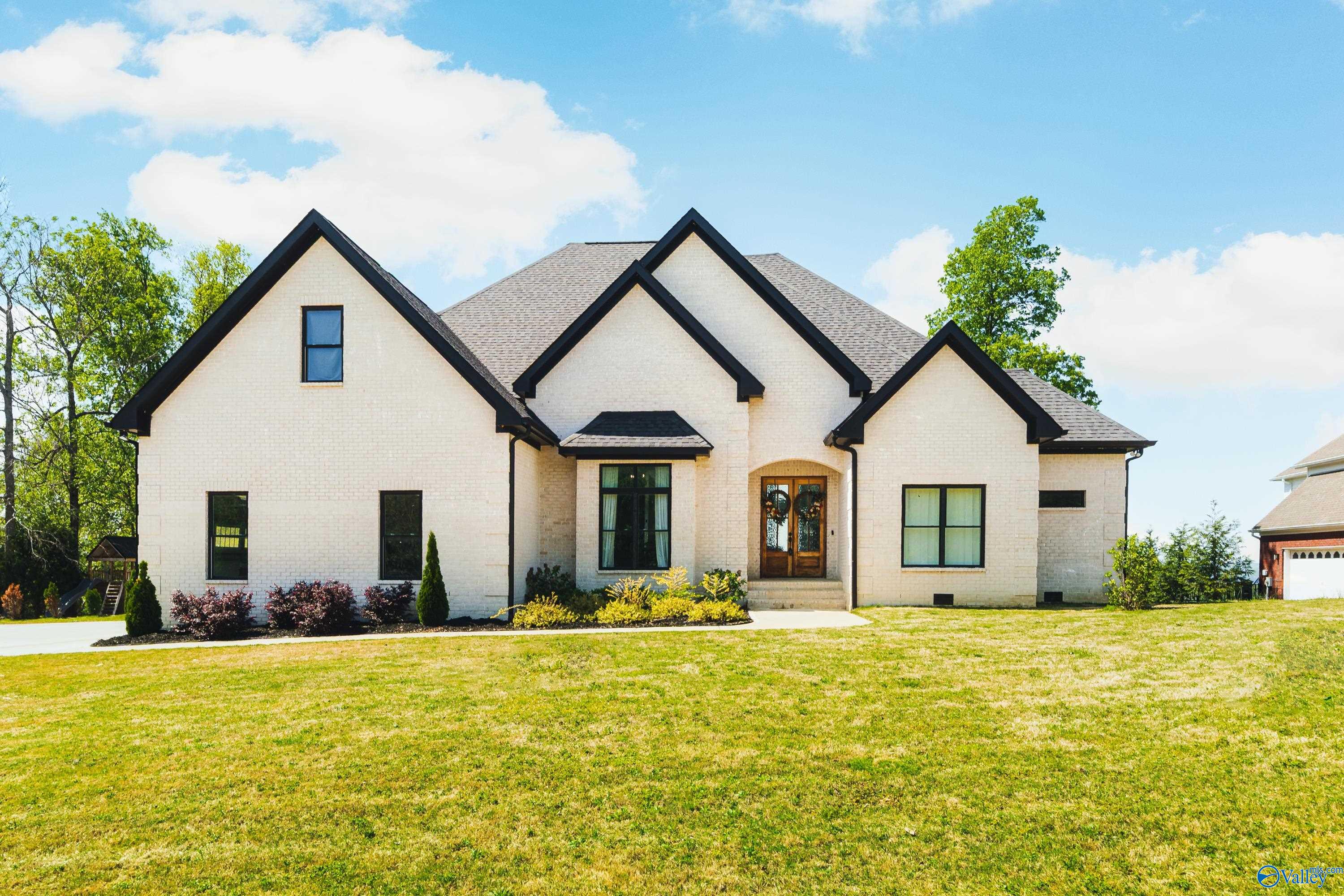 408 Ridgefield Circle, Guntersville, Alabama image 2
