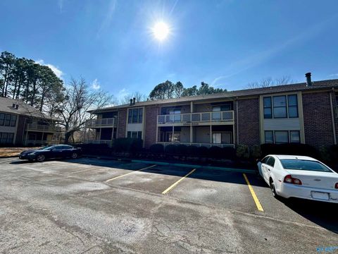 Condo For Sale - 5001 Seven Pine Circle<br/> Huntsville, AL 35816