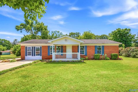 Homes For Sale - 18607 Alabama Highway 99<br/> Athens, AL 35614