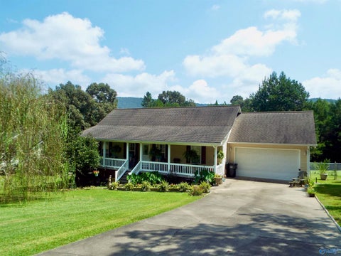 Homes For Sale - 6605 Harvest Drive<br/> Fort Payne, AL 35967
