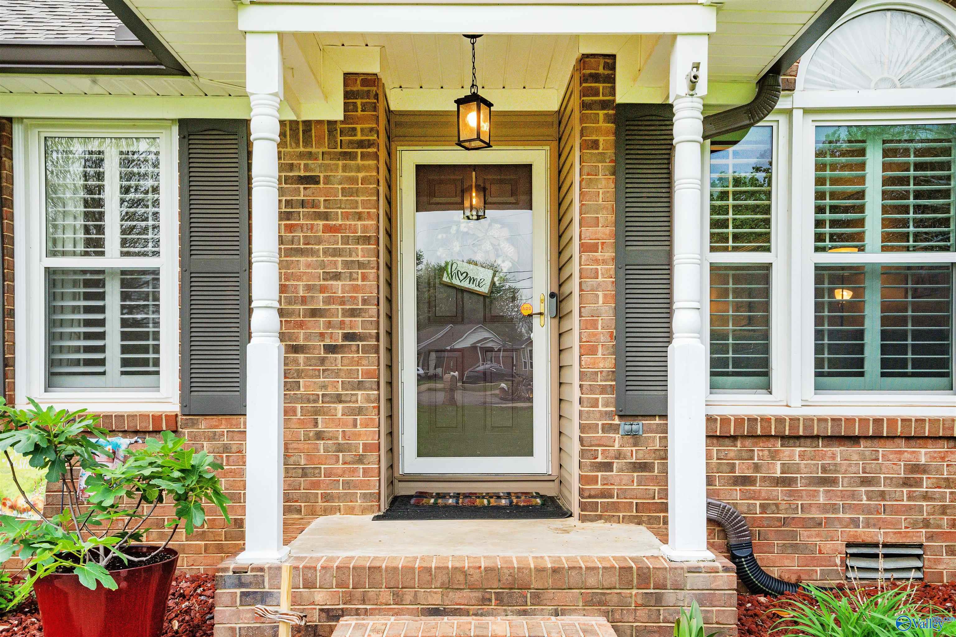 135 Brookview Drive, Hazel Green, Alabama image 2
