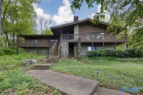 Photo of 1401 Cass Circle, Huntsville, AL 35801 (MLS # 21911595)