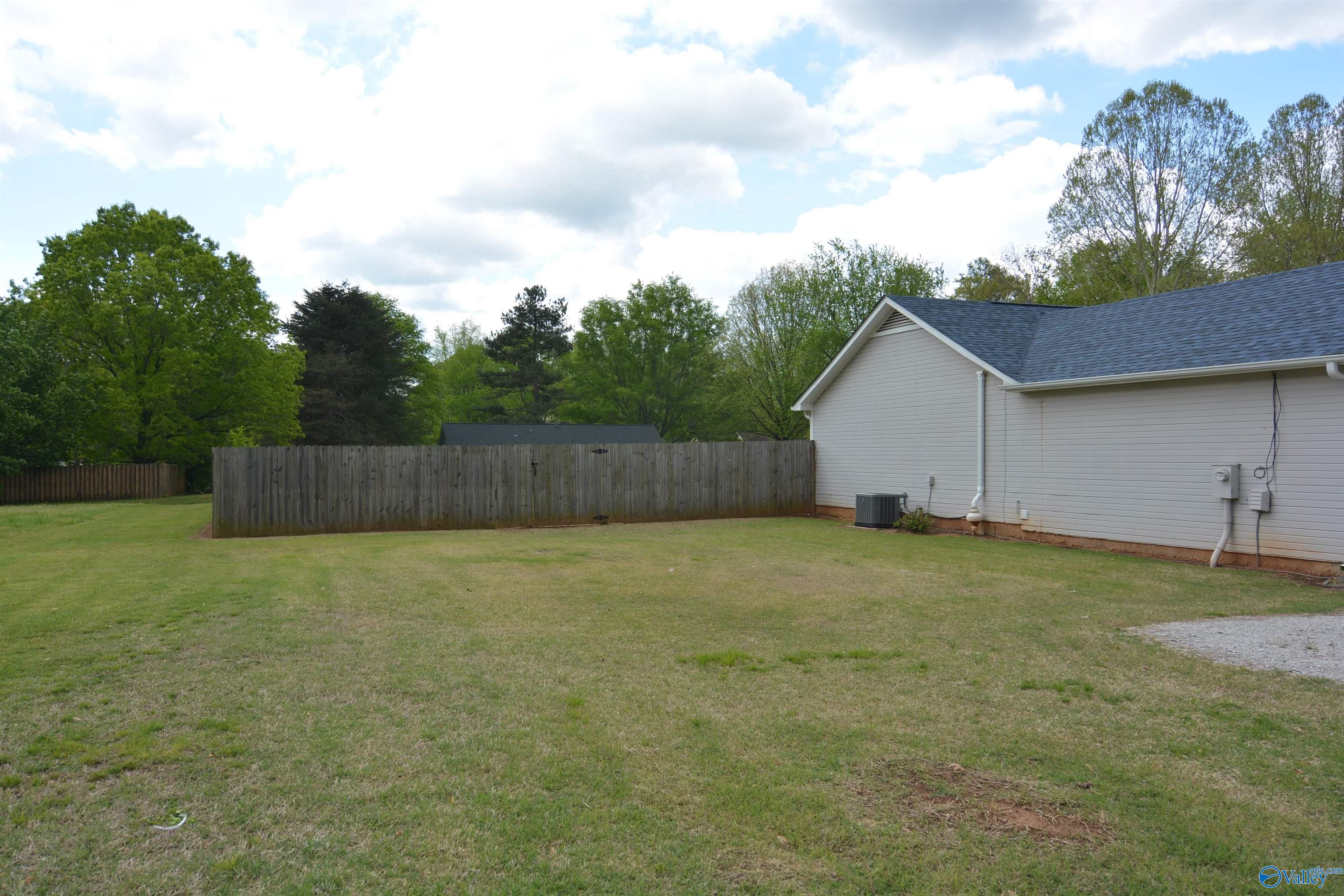 117 Molly Bette Drive, Huntsville, Alabama image 4