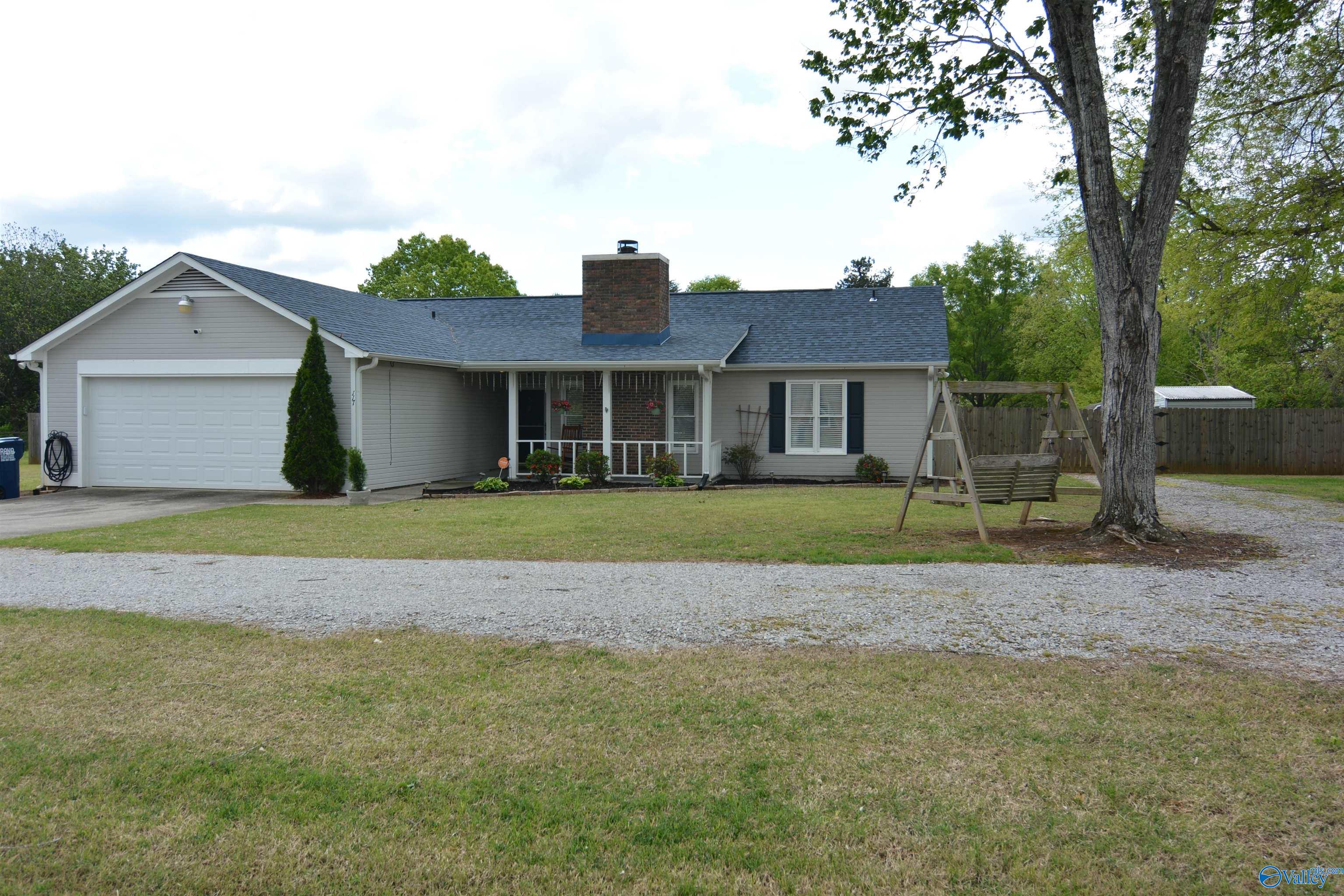 117 Molly Bette Drive, Huntsville, Alabama image 2
