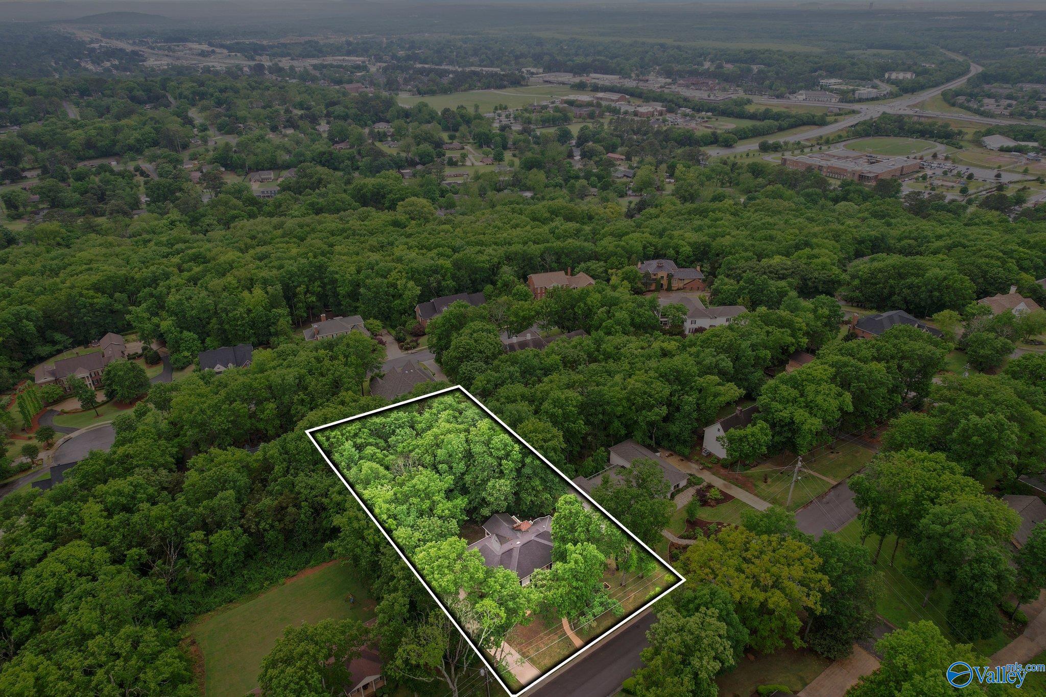 821 Baylor Drive, Huntsville, Alabama image 2