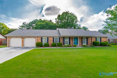 Homes For Sale - 2012 Lancaster Avenue<br/> Decatur, AL 35603