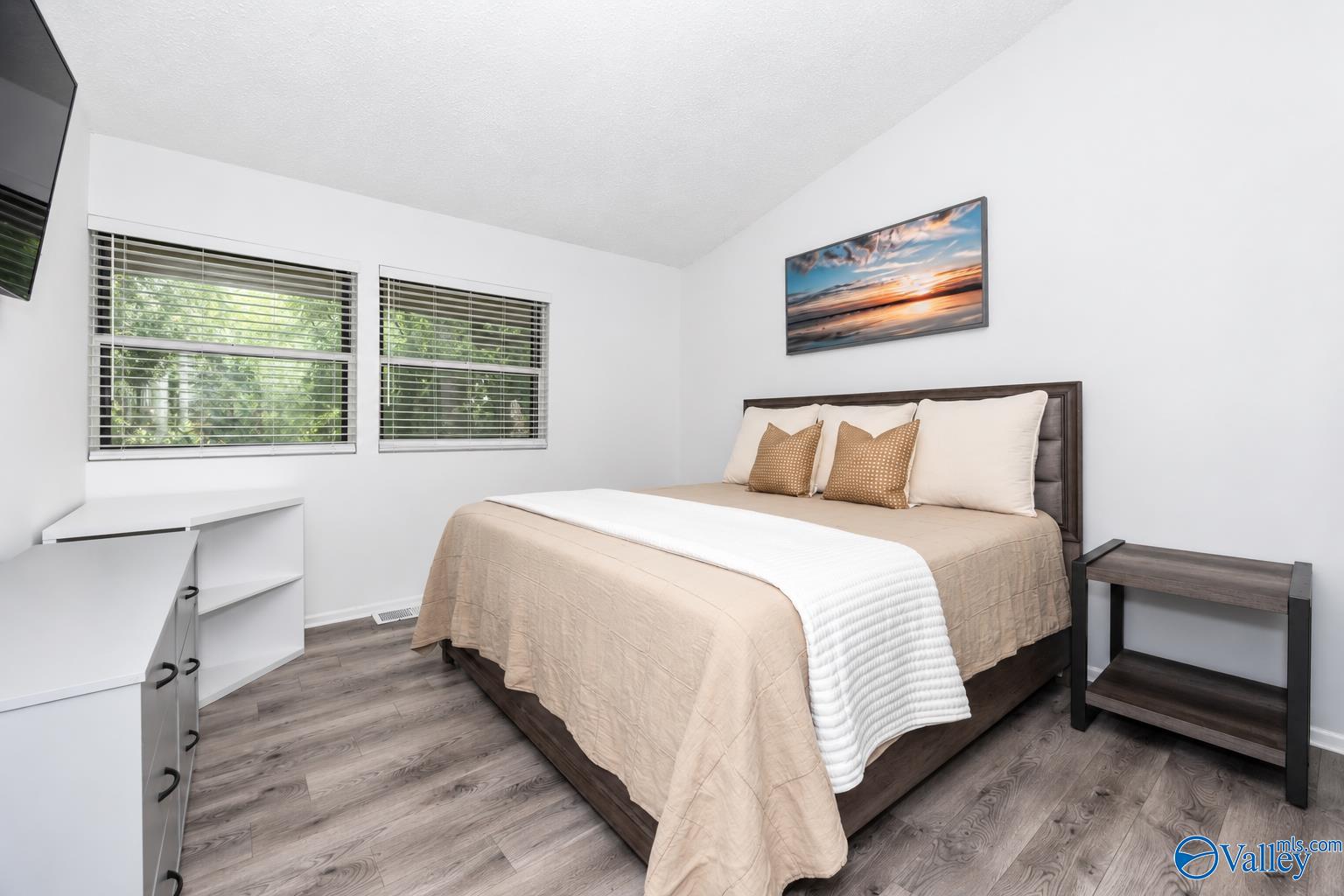 2220 Colony Drive 2220