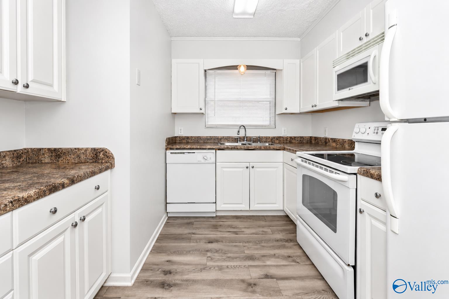 2220 Colony Drive 2220