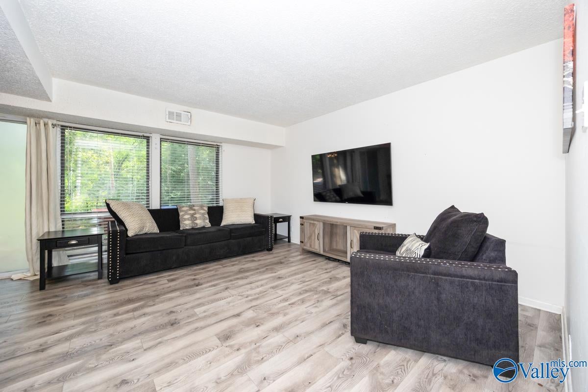 2220 Colony Drive 2220