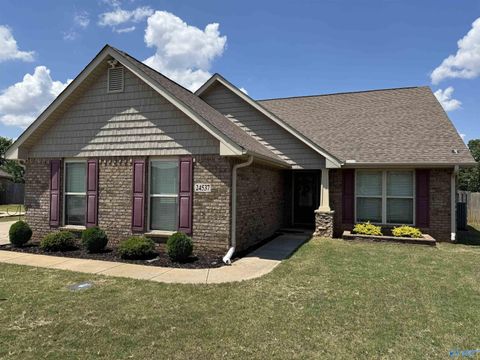 Homes For Sale - 24537 Silent Spring Drive<br/> Limestone County, Athens, AL 35613