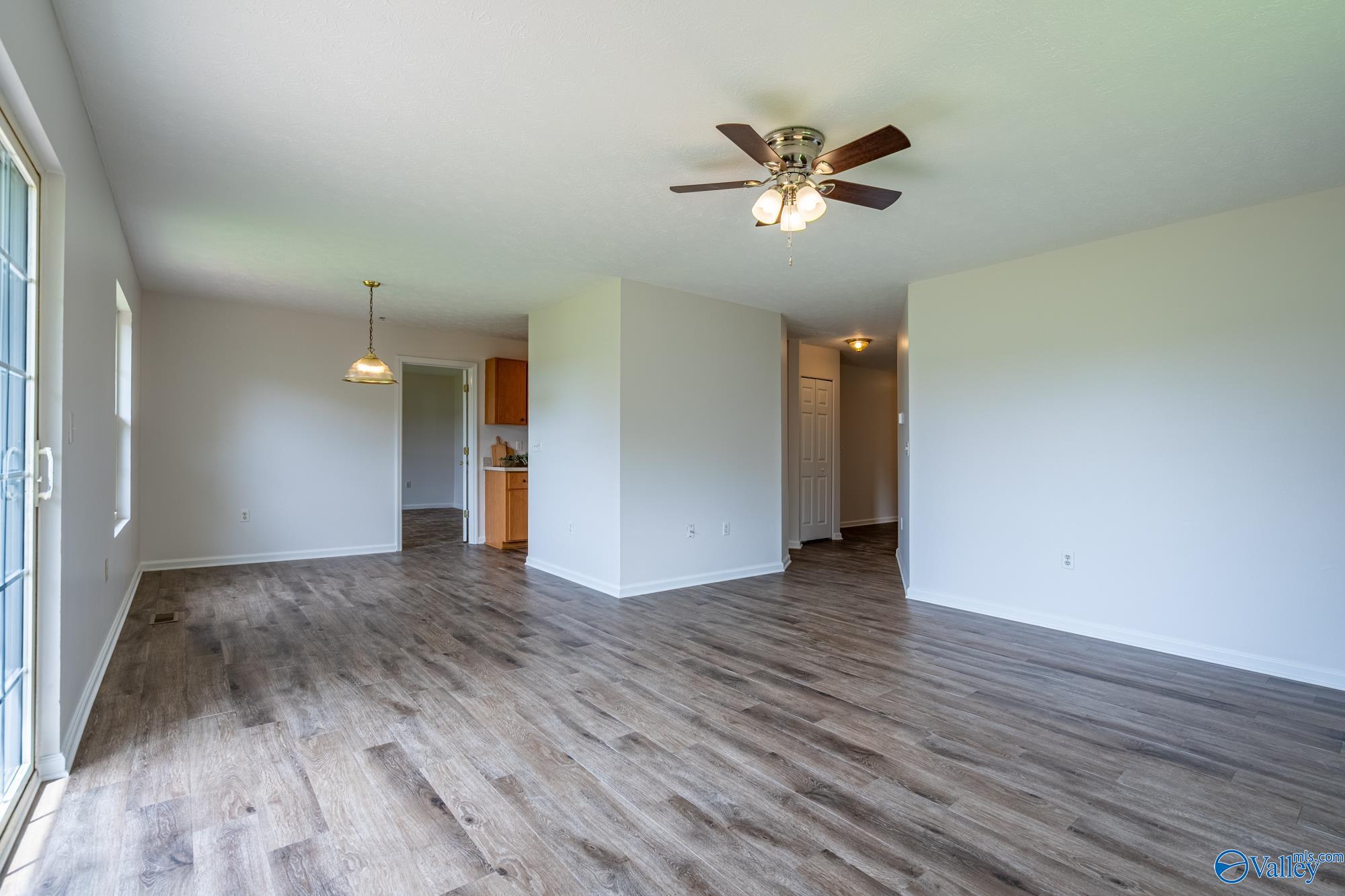 4940 Lakeplace Drive, Cedar Bluff, Alabama image 10