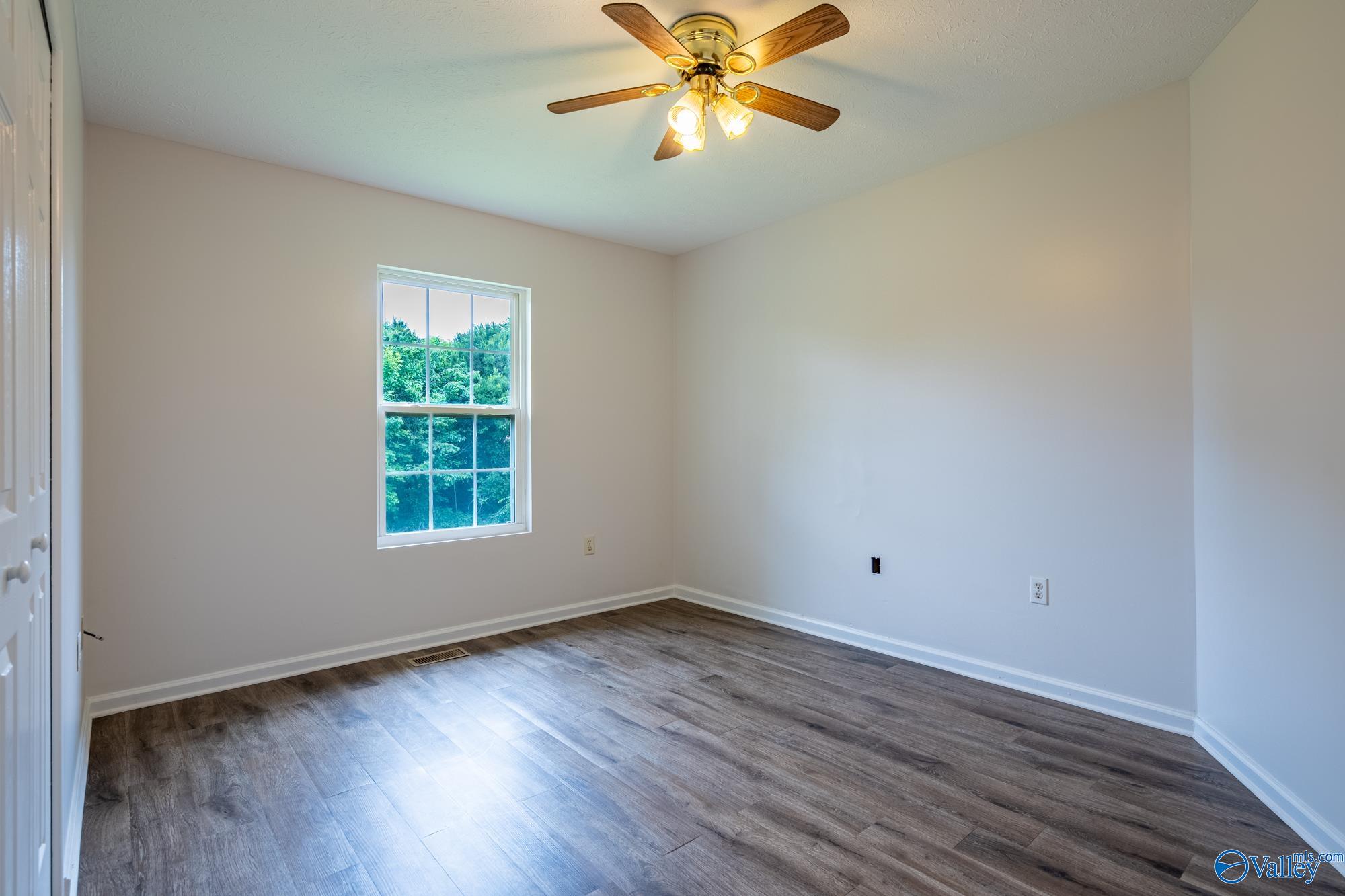 4940 Lakeplace Drive, Cedar Bluff, Alabama image 15