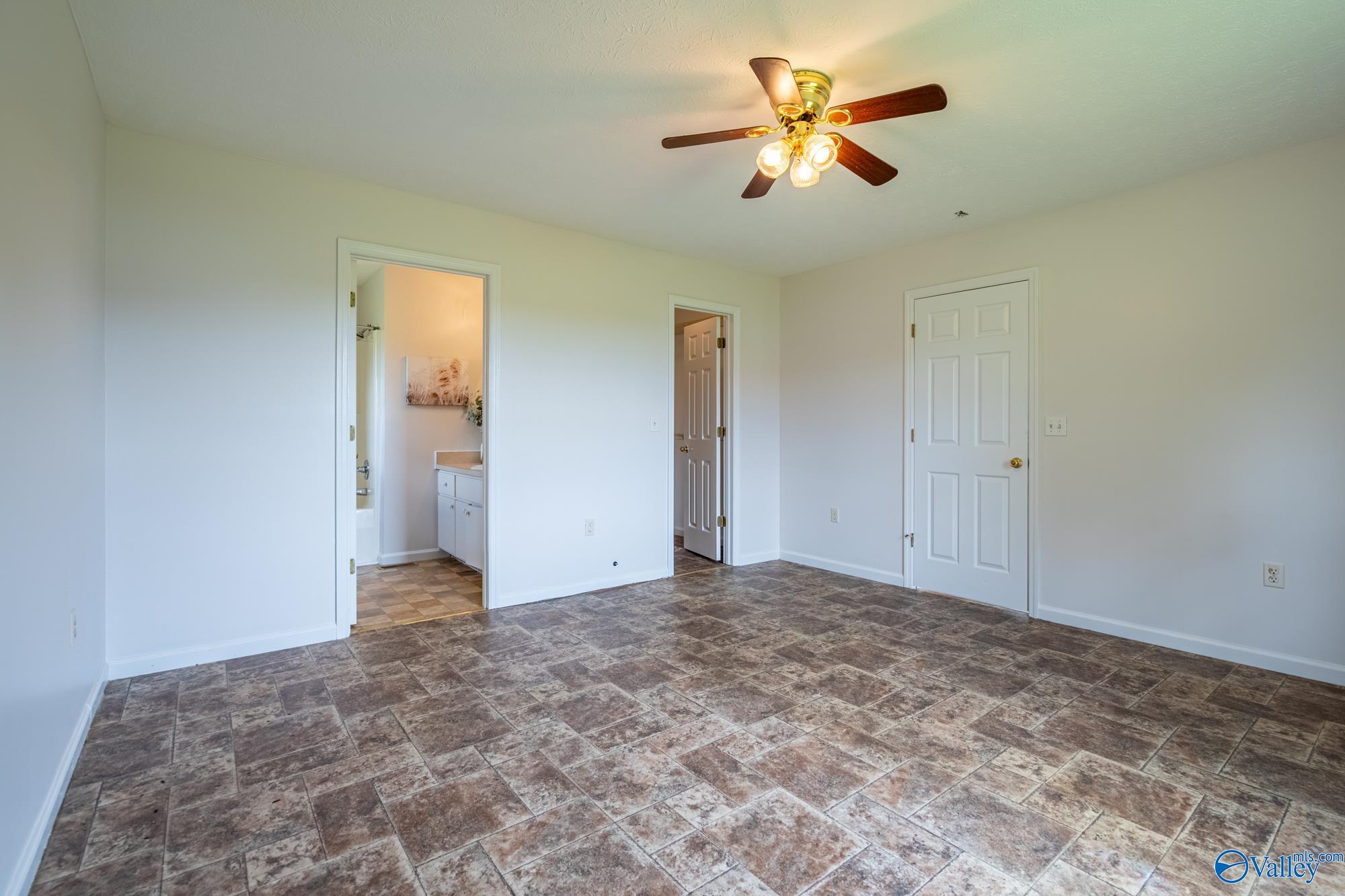 4940 Lakeplace Drive, Cedar Bluff, Alabama image 17