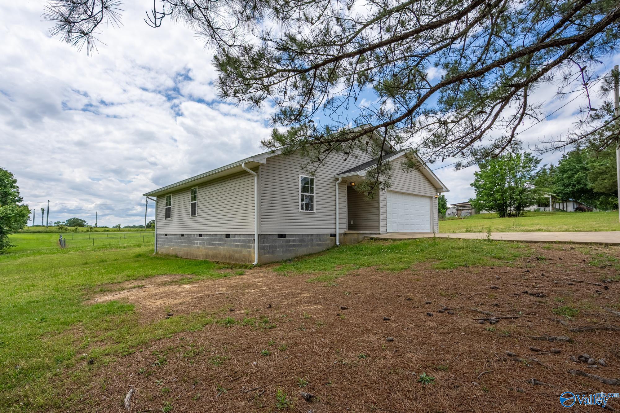 4940 Lakeplace Drive, Cedar Bluff, Alabama image 3