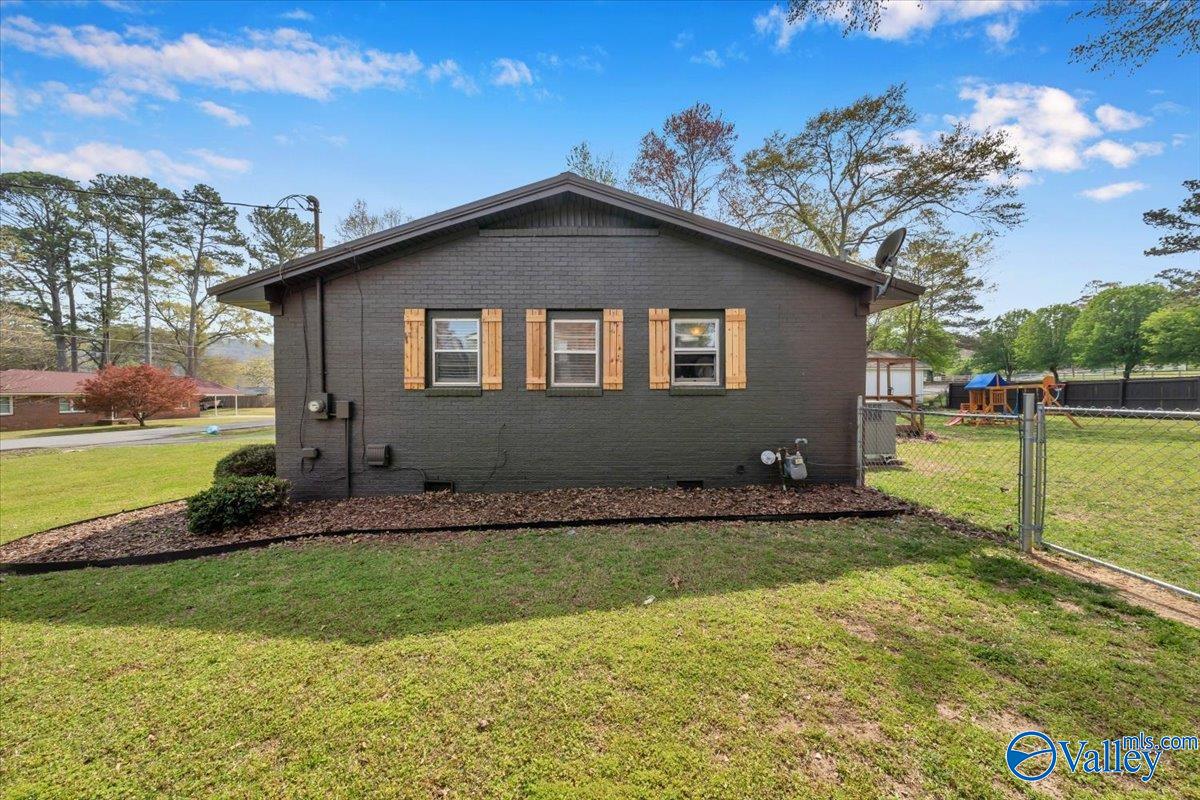 3812 Hopwood Avenue, Guntersville, Alabama image 4