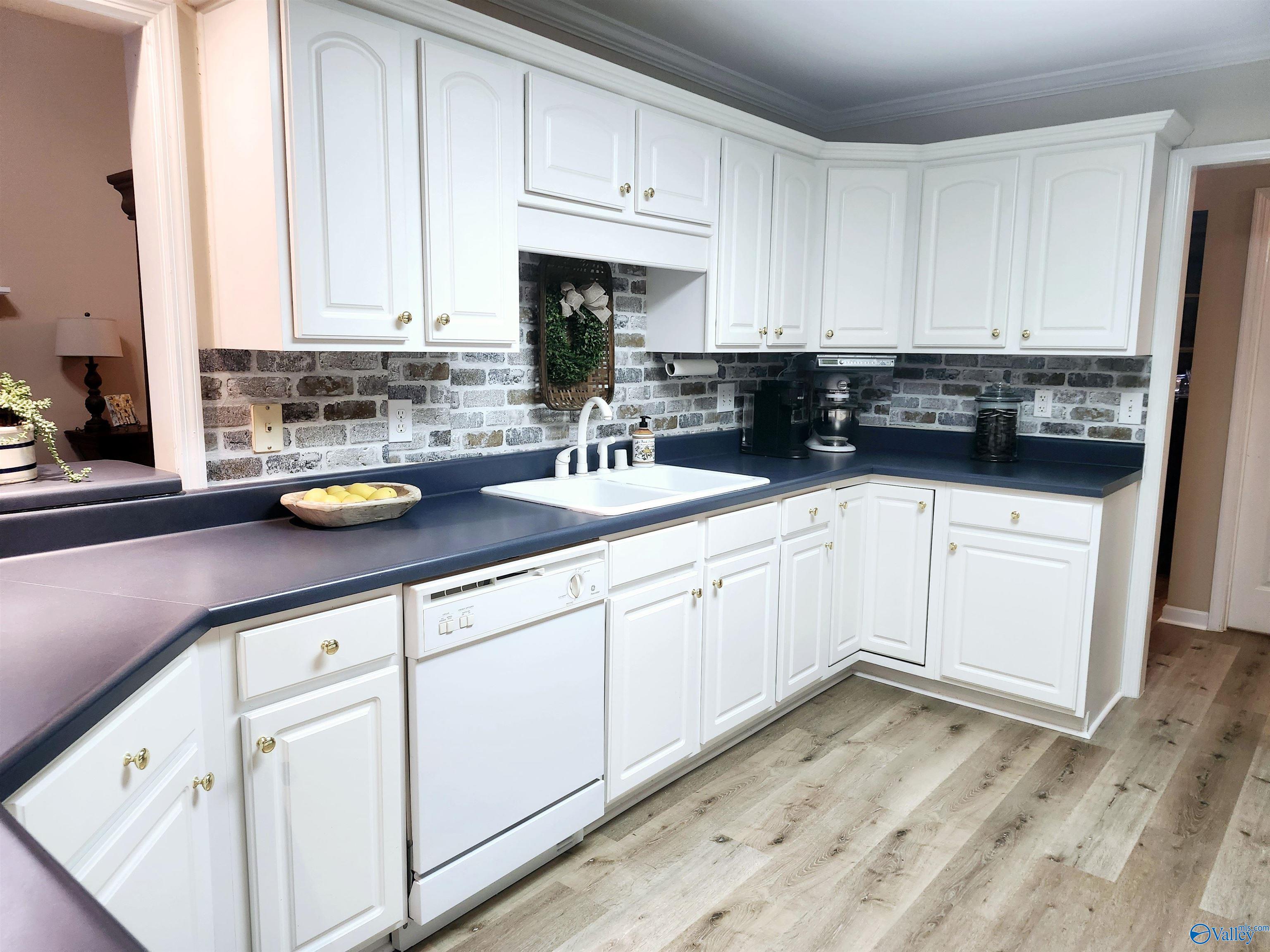 2808 Dunbarton Court, Decatur, Alabama image 19